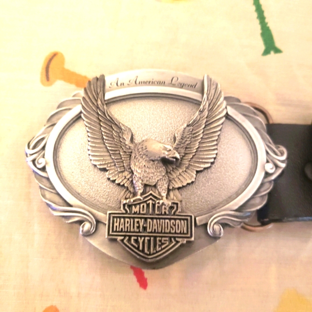 Harley Davidson Buckle And Belt Embossed Black Leather Size 44 USA